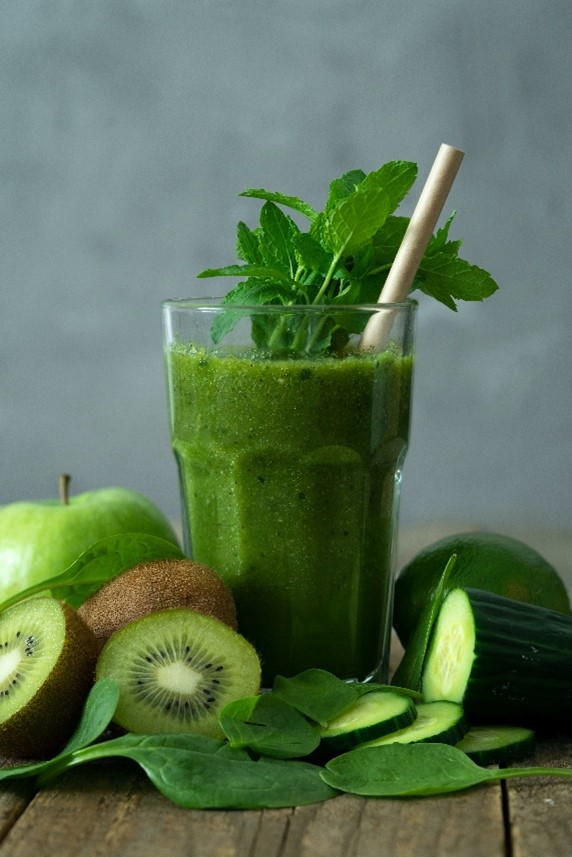Green Smoothie with kiwi apple cucumber spinach